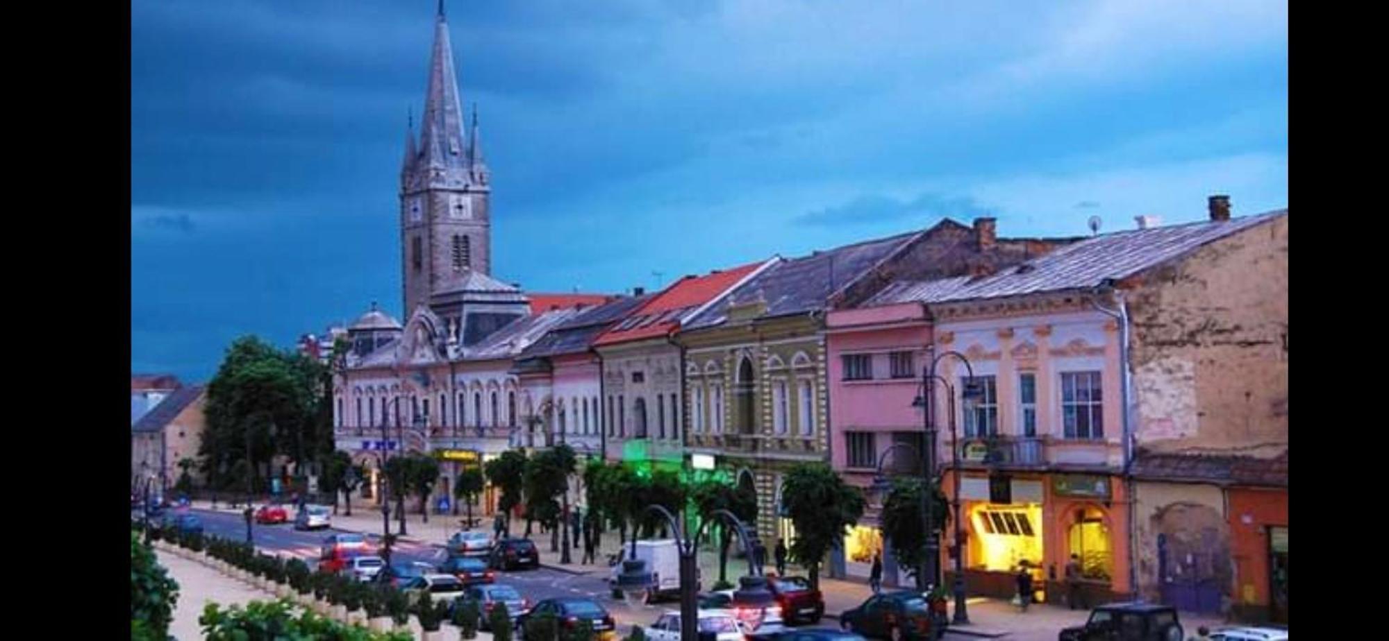 Deyinn Guest House Centrum Turda Exterior foto